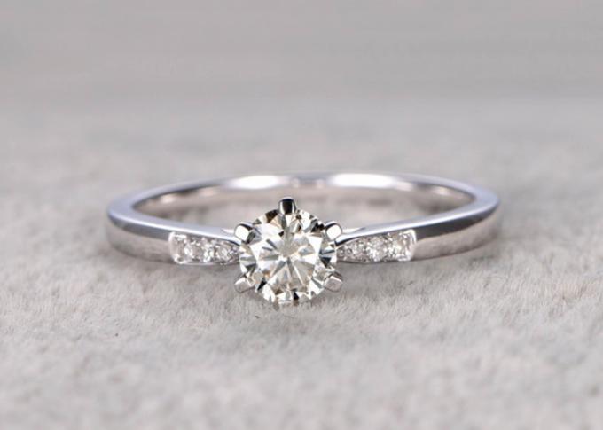 5mm Moissanite Real Diamond Jewellery ring White Gold Material ODM for Daily Wear 0