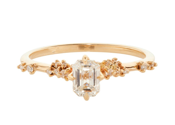 Fashion Emerald Cut Diamond Ring , Claw Set Engagement Ring With 6×8mm Stone
