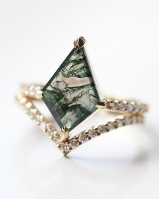 Moss Agate Modern Prism Shape Engagement Ring Set For Women In Gold