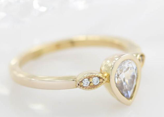 Monte Napoleone Stella 9K Gold Ring With Zir Conia
