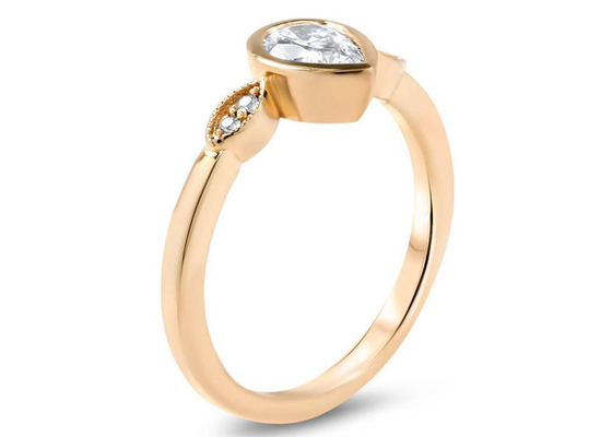 Monte Napoleone Stella 9K Gold Ring With Zir Conia