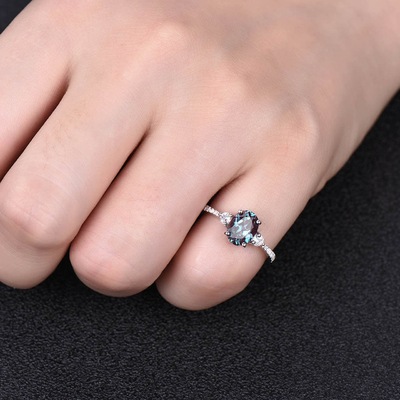 Hot Selling 925 Sterling Silver Pave CZ Rings Oval Cut Alexandrite Stone Engagement Ring