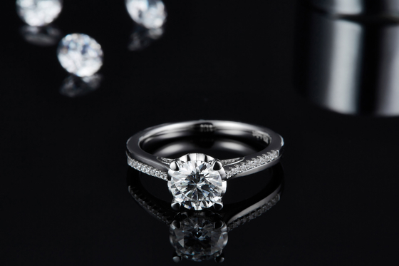 Minimalist Custom  Diamond Moissanite Engagement Rings Promise Rings for Women