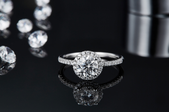 925 Sterling Silver Jewelry Moissanite Engagement Rings Round Shaped Dainty Band Ring