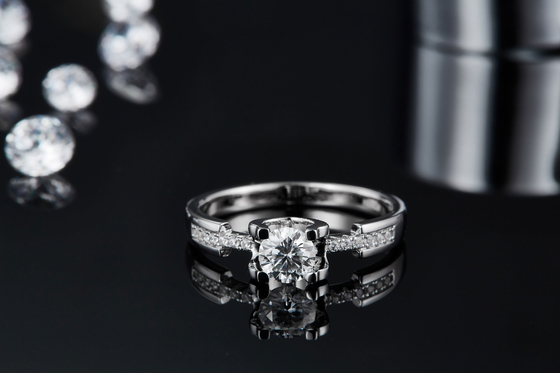 White Moissanite Minimalist Custom Sytle Cz Wedding Ring For Women
