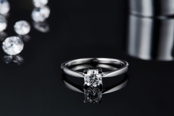 Unique S925 East West Setting Emerald Cut Moissanite Wedding Engagement Ring Modern