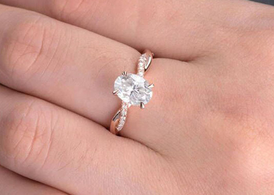 Mossianite 2.5ct Oval Engagement Ring 18K Rose Gold Material