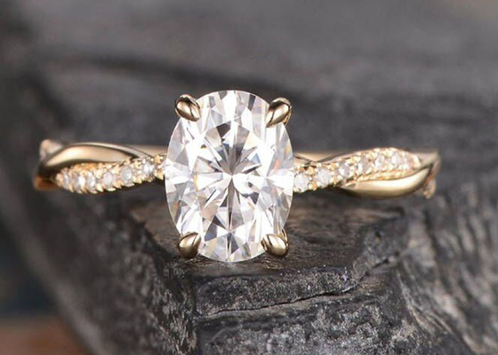 Mossianite 2.5ct Oval Engagement Ring 18K Rose Gold Material