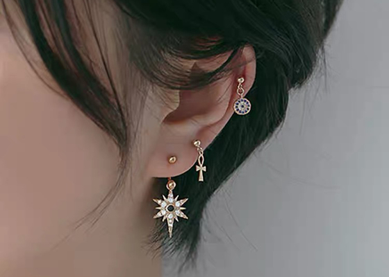 0.126ct 14k Gold Diamond Cartilage Earrings , 14pcs Piercing helix earrings OEM