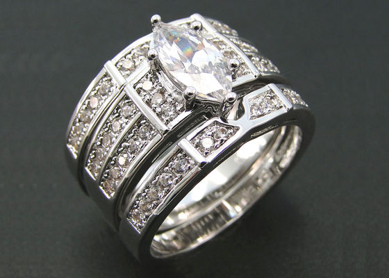 10K 14K Gold Engagement Wedding Ring , 0.68ct 56pcs Natural Diamond ring ODM