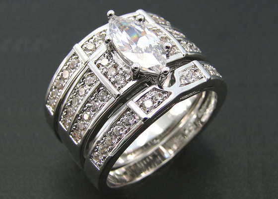10K 14K Gold Engagement Wedding Ring , 0.68ct 56pcs Natural Diamond ring ODM