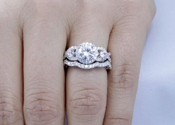 OEM ODM Natural Diamond Wedding Rings , Halo Style Promise Rings 6.5mm Dimension
