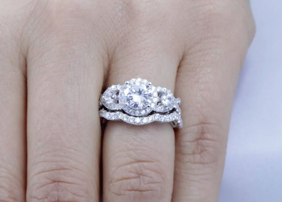 OEM ODM Natural Diamond Wedding Rings , Halo Style Promise Rings 6.5mm Dimension