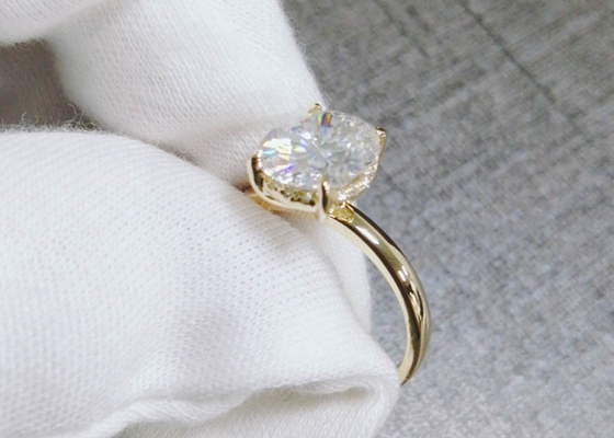 1.5ct Oval Cut Lab Grown Moissanite Ring 14K Gold Material 0.7×0.9cm size
