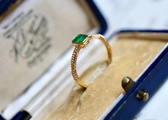 0.51ct Natural Green Emerald Ring , 18K Gold Diamond Ring for Wedding