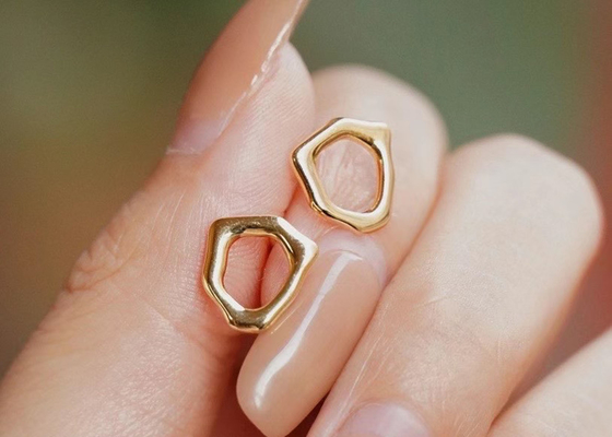 Irregular Circle 9k Gold Earrings 8mm Dimension for Anniversary
