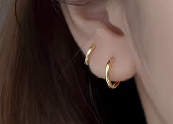 Sexy Helix 14k Gold Hoop Earrings ODM For Women 1.2mm×10mm Dimension