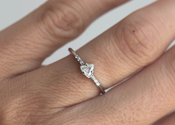 Fashion Real Diamond Jewellery Ring with 4×4mm Triangle Stone ODM