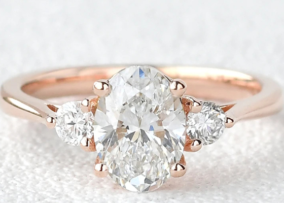 10K Gold Lab Grown Moissanite Ring White Oval Cut 2.1ct Weight 7×9mm shape