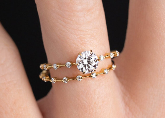 1.0ct Moissanite Diamond Rings , Round Cut Engagement Rings 6.5MM ODM