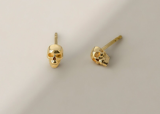 Anniversary Gold Skull Earrings 3×5MM Prong Hand Setting Type ODM