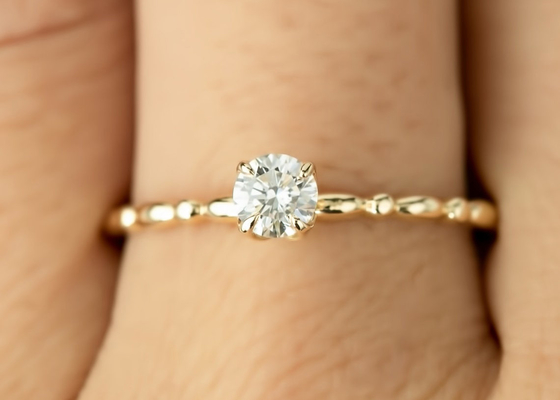 6MM Gold Ring With Solitaire Diamond , 0.8ct Moissanite Diamond Rings ODM