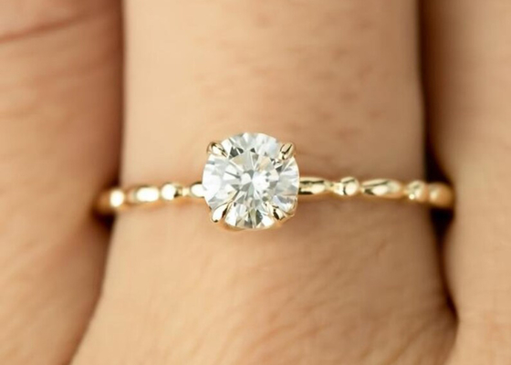 6MM Gold Ring With Solitaire Diamond , 0.8ct Moissanite Diamond Rings ODM